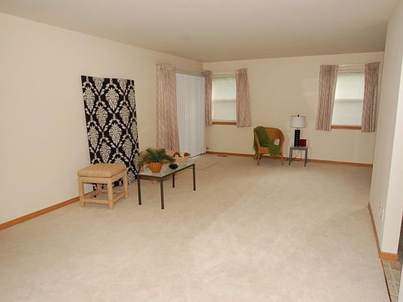 4th image of 28 Ashburn Ct #A