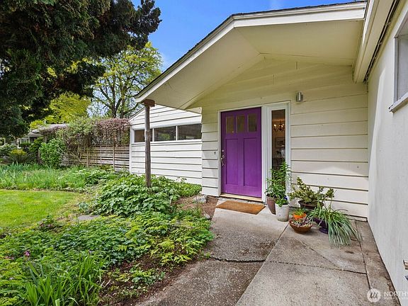 3rd image of 10434 NE 17th Street