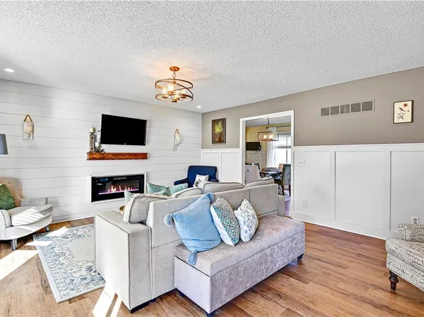15404 W 151st Ter, Olathe, KS 66062