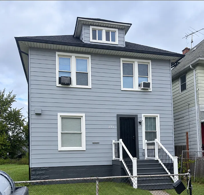 220 W Buena Vista St — Photo 1