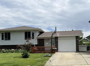 2316 Apache Ln, Woodridge, IL 60517