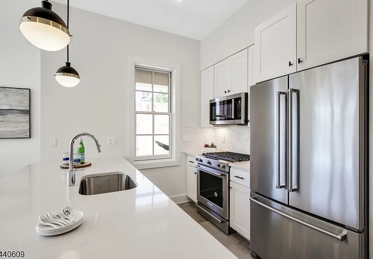256 Park St #201 — Photo 6