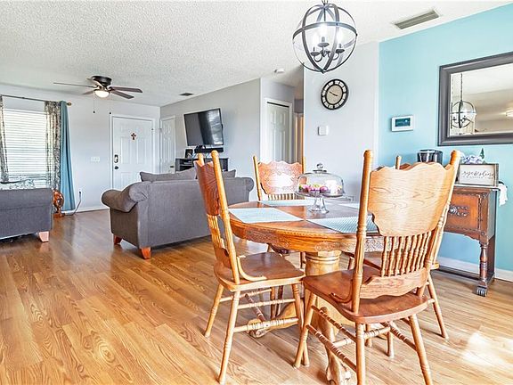 5th image of 711 Cricket Hollow Ln