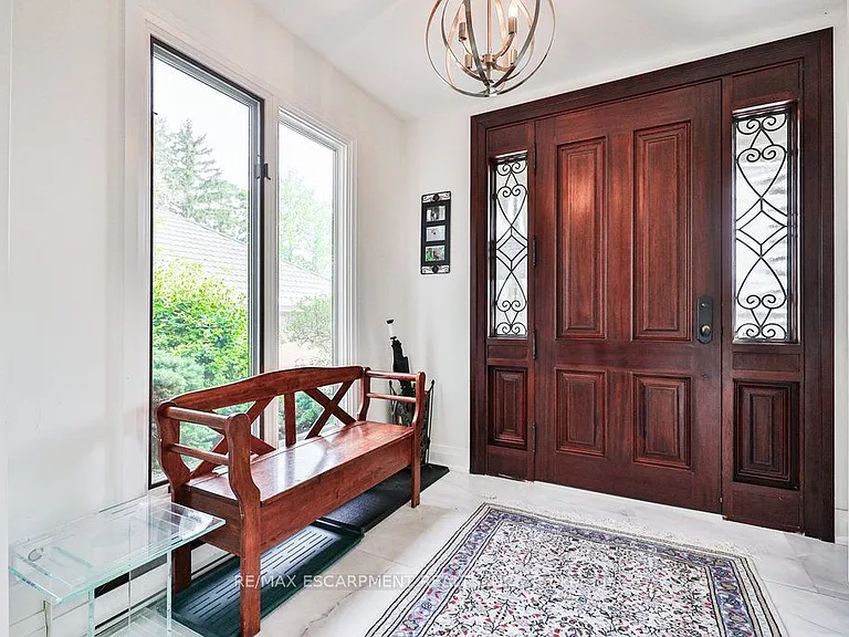 1430 Hurontario St #A — Photo 3
