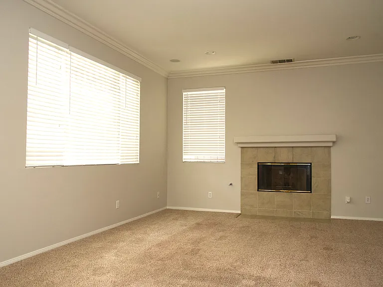 45349 Escalon St — Photo 8