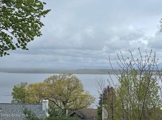 93 Rodgers Ln, Saratoga Springs, NY 12866