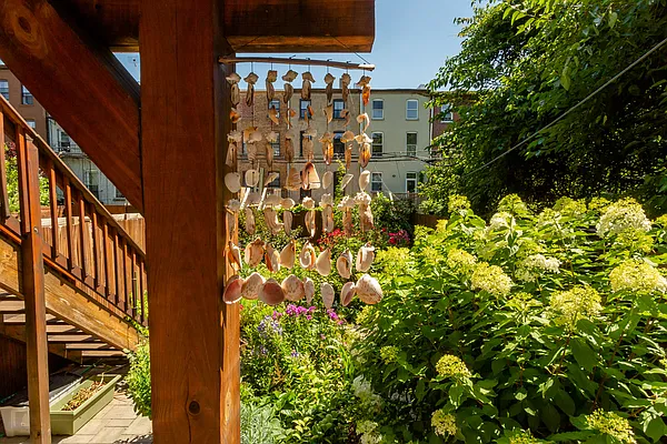 Rented by Compass | media 32