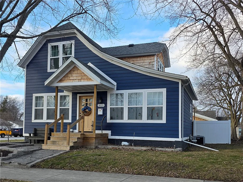 3020 Champaign Ave photo 1