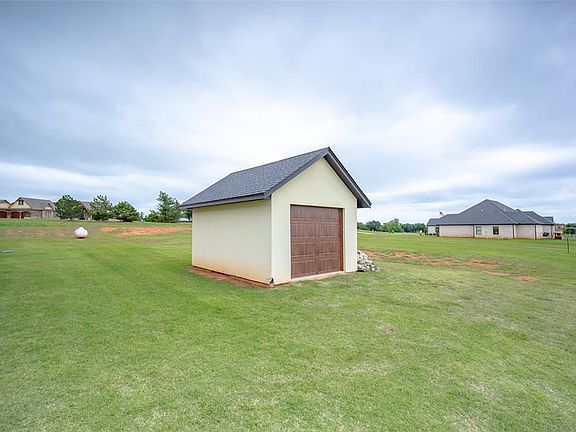 3rd image of 2463 W Lake Way