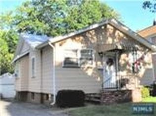 35 S Woodside Ave, Bergenfield, NJ 07621