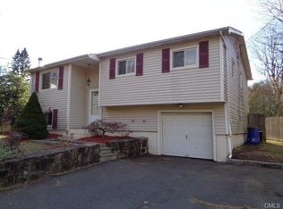 3 Country Club Rd, Norwalk, CT 06851