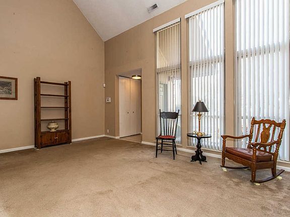 5th image of 418 Canberra Dr #D37