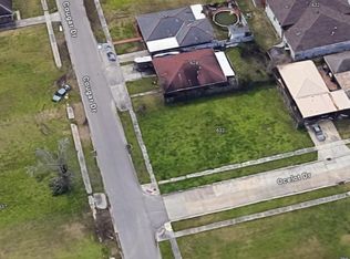 632 Cougar Dr, Arabi, LA 70032