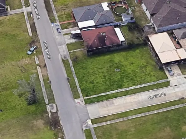 632 Cougar Dr, Arabi, LA 70032