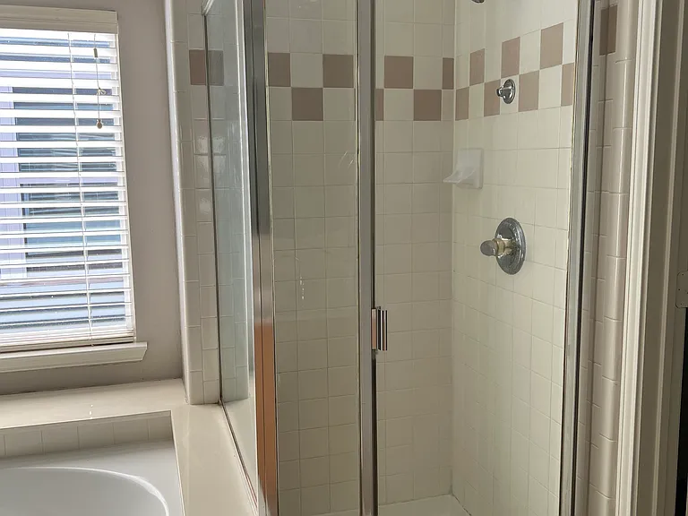5820 Chatham Ln — Photo 14