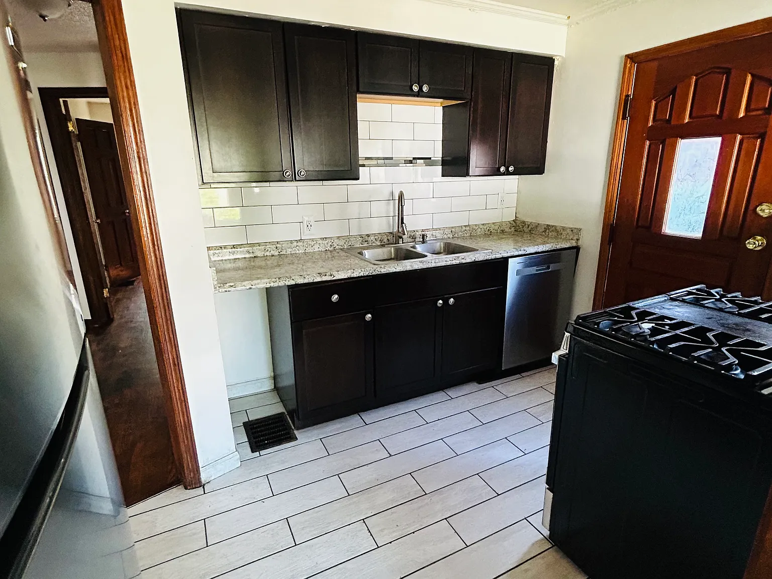 1340 Manss Ave — Photo 3