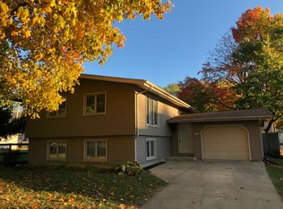 515 E High St, Morris, IL 60450