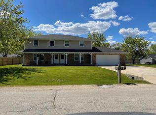 106 N Musquequak St, Burlington, WI 53105