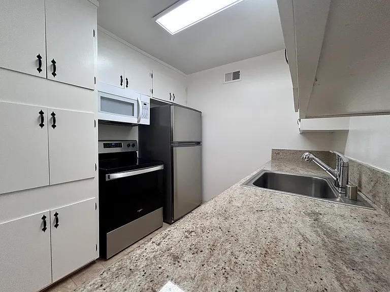 565 Matadero Ave #14 — Photo 1