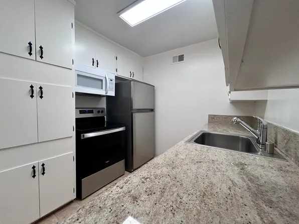 565 Matadero Ave APT 14, Palo Alto, CA 94306