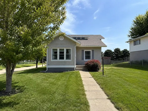 215 N 9th St, Newman Grove, NE 68758