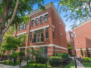 1050 W Fry St, Chicago, IL 60642
