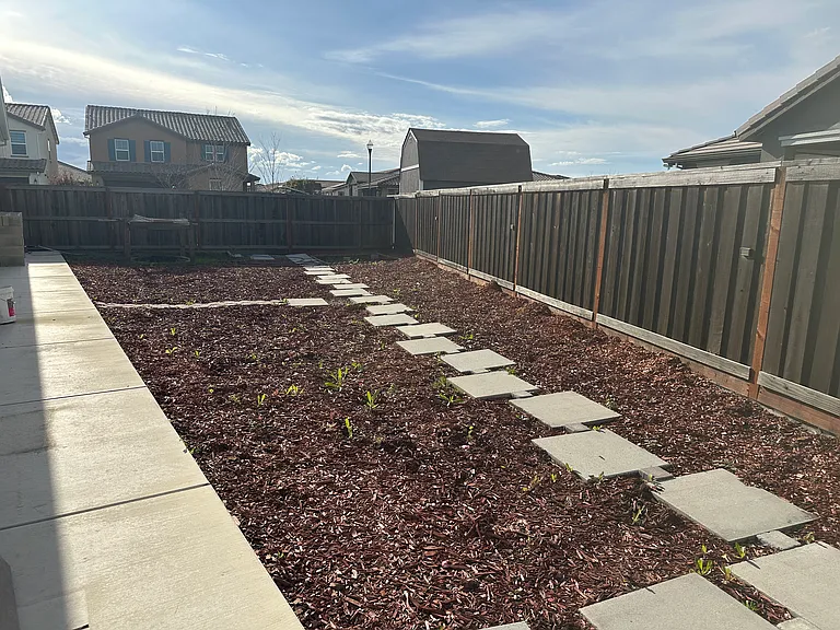 517 Central Pacific St — Photo 6
