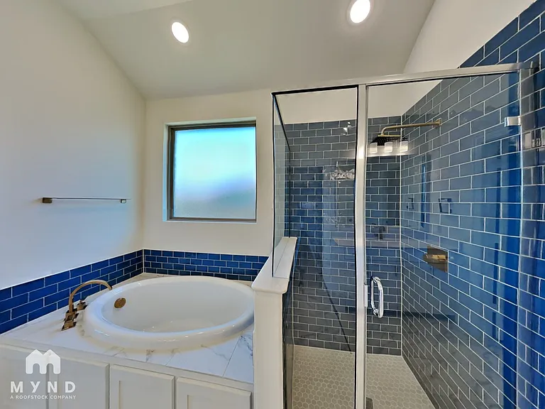12108 Buffalo Hills Dr — Photo 11