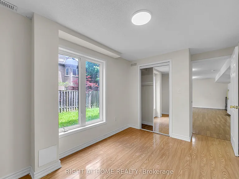 47 Medoc Pl — Photo 15