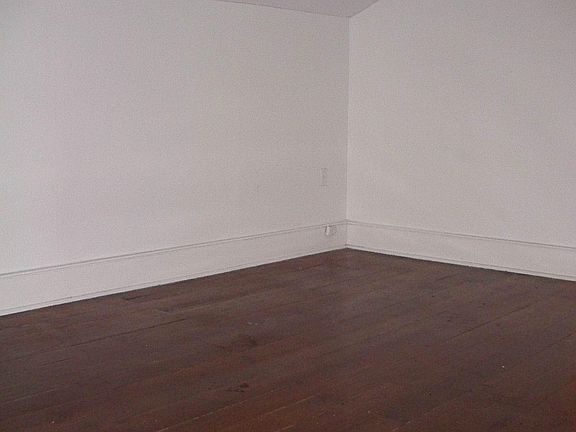 2nd image of 1328 Jackson Ave APT O