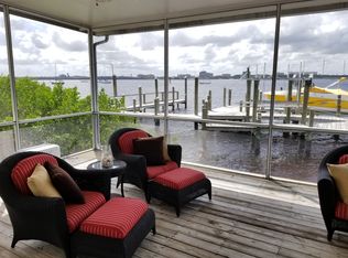 1301 Riverside Dr, Palmetto, FL 34221