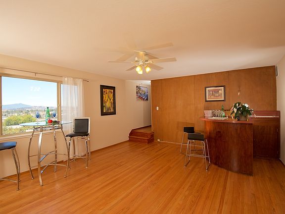 5th image of 639 Humboldt St