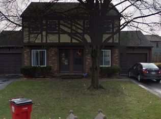 6831 Woodlake Dr, Toledo, OH 43617