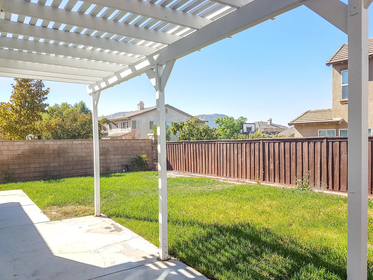 4 bed, 2632 sqft, $3,500 — Photo 4
