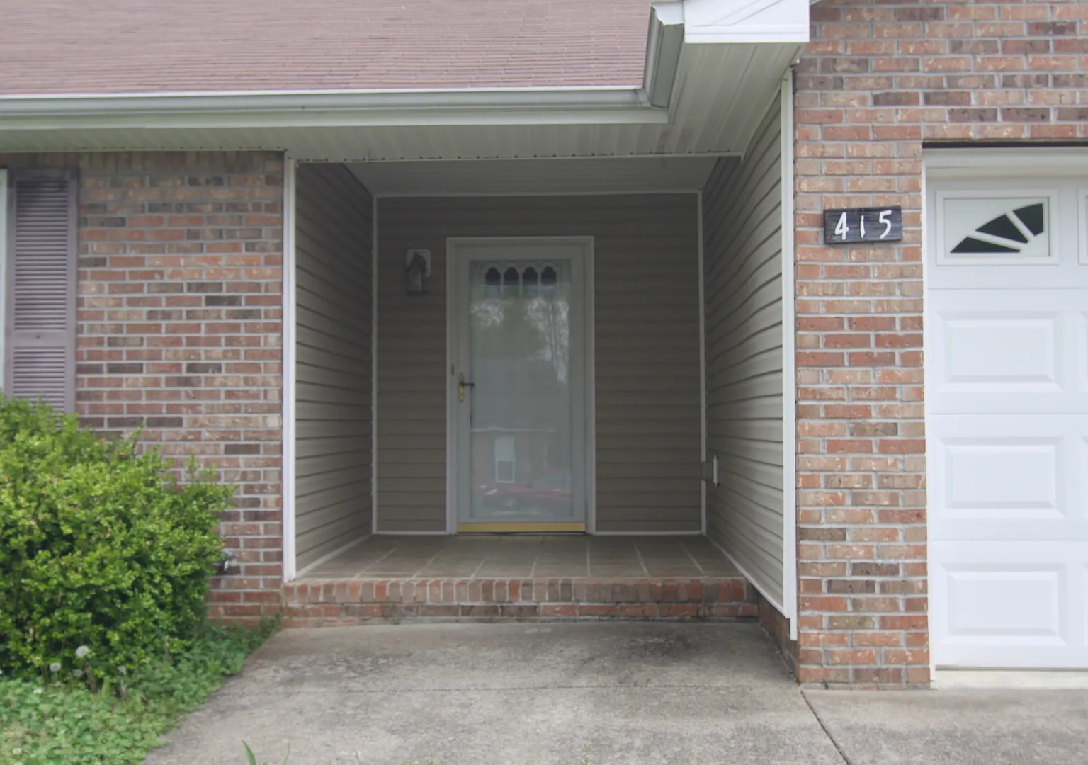 3 Bed 2 Bath Home For Rent Near Post! — Photo 2
