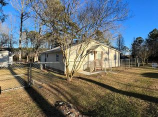 290 Bladen Lake School Rd, Elizabethtown, NC 28337