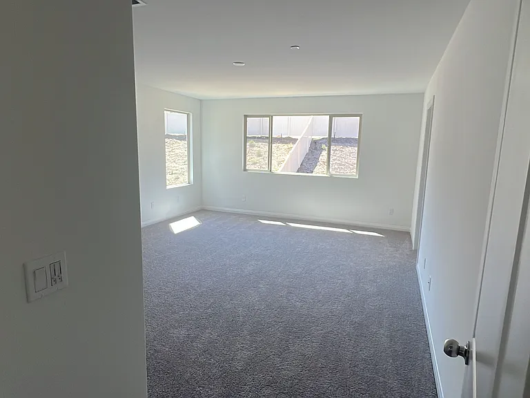 21469 Thomas Ct — Photo 36