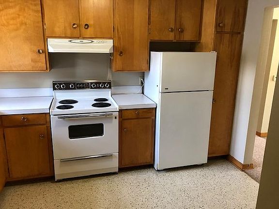 2nd image of 569 Bloomington Dr
