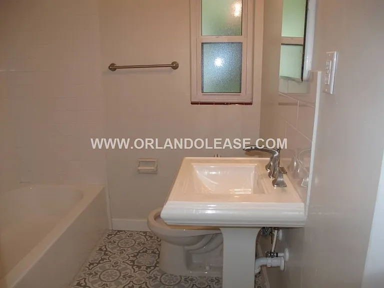 1803 Pineview Cir — Photo 6