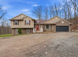 587 Kimble Dr, Glenshaw, PA 15116
