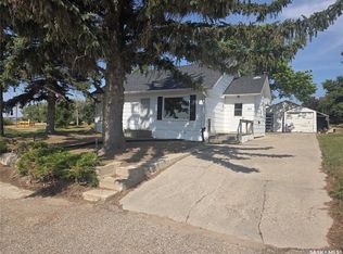 107 Railway Ave S, Macrorie, SK S0L2E0