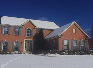 33050 Rhine Cir, Avon, OH 44011