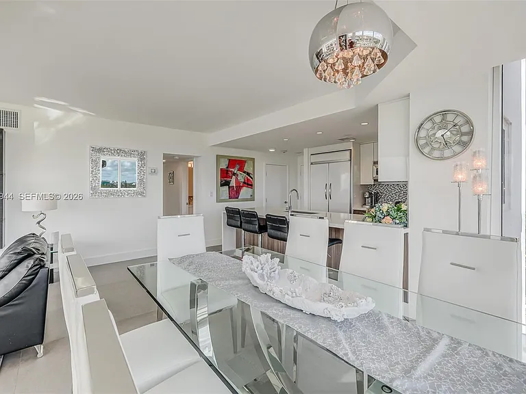 10275 Collins Ave #722 — Photo 8