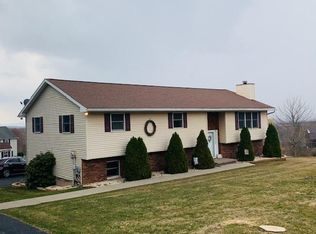48 Wemberly Hills Rd, Scott Township, PA 18447