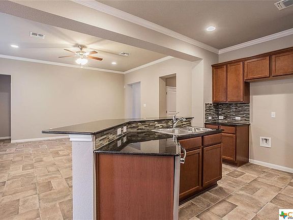 5th image of 402 Stonehouse Ln