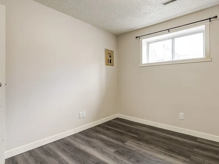 5612 51st Ave #11 — Photo 11