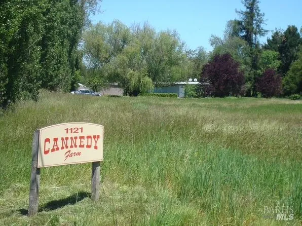 1121 Ludwig Avenue, Santa Rosa, CA 95407