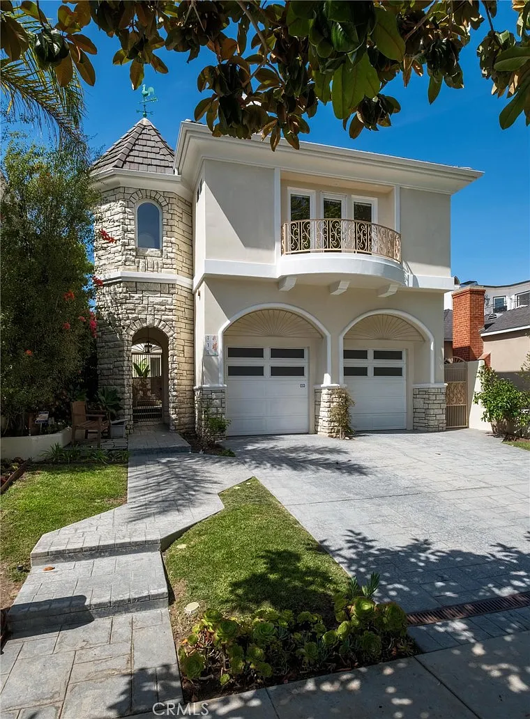 5 bed, 3700 sqft, $10,900 — Photo 3