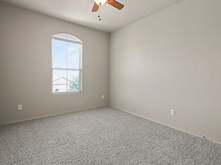 1804 Capulin Rd — Photo 15
