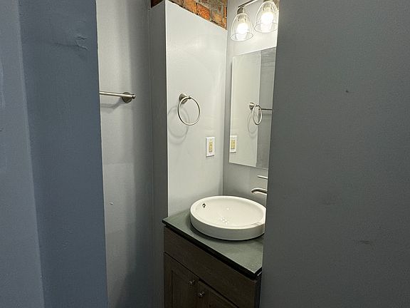 4th image of 1031 Bracken Ct #1